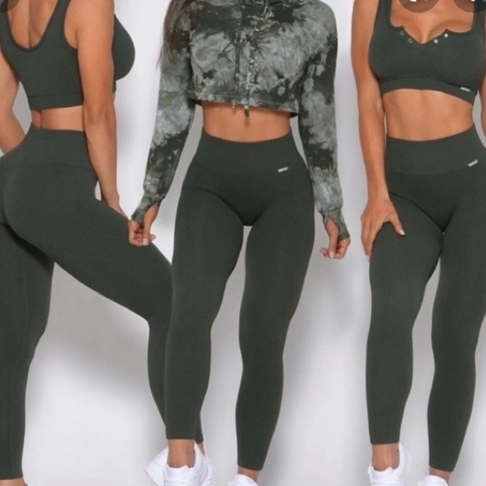 Bombshell Sportswear Bombshell ribbed  Army Green excellent condition Size XS